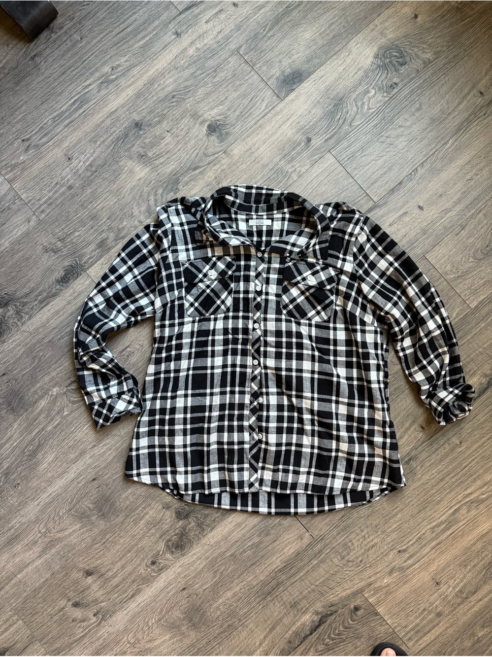 croft & barrow Black and White Plaid Button-Up Shirt